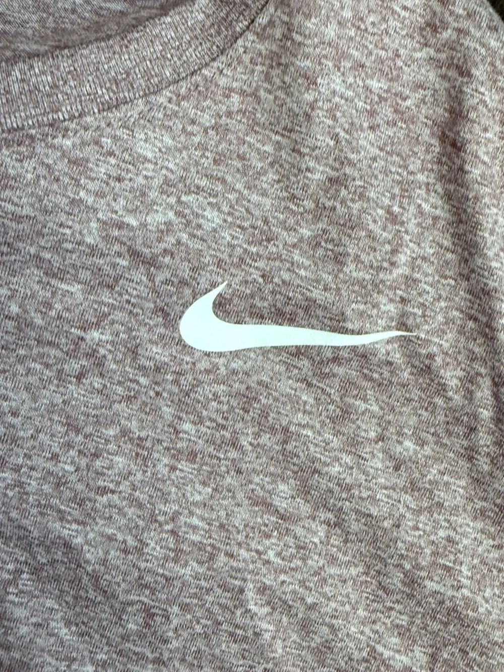 Nike Dri-FIT Women’s Set Heathered Tee Ultra High Waisted Shorts Small Medium - Picture 7 of 8